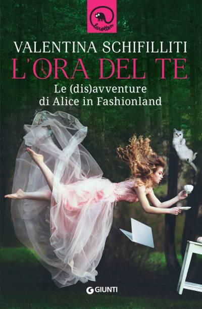 trama del libro L'ora del te. Le (dis)avventure di Alice in Fashionland